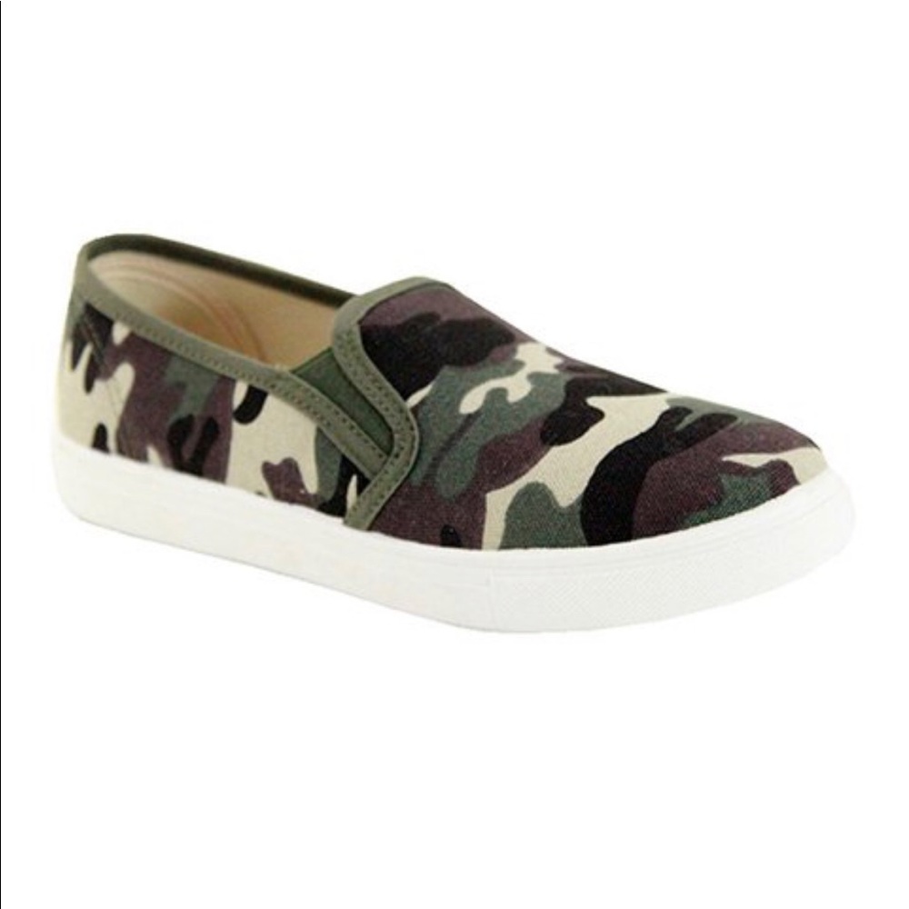 Green camo slick slip-on sneakers